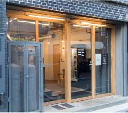 Ikeguchi meat public houseの写真1