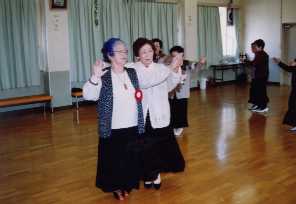 高齢者ダンス教室（新市）