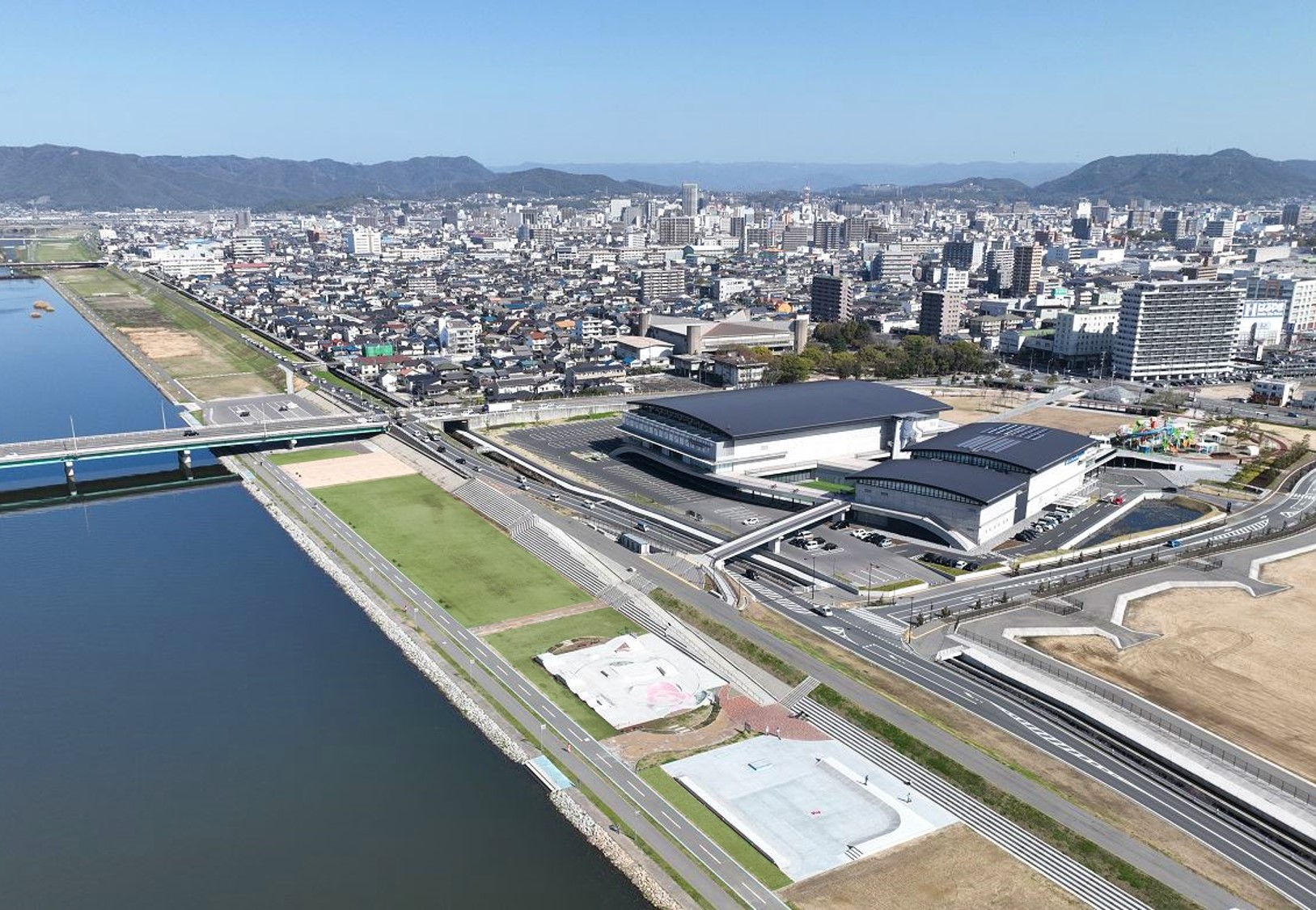 エフピコアリーナふくやま＆芦田川かわまち広場