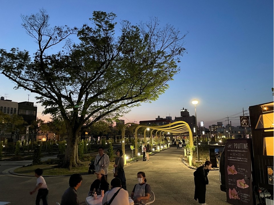 ばら公園のリニューアルオープンイベント