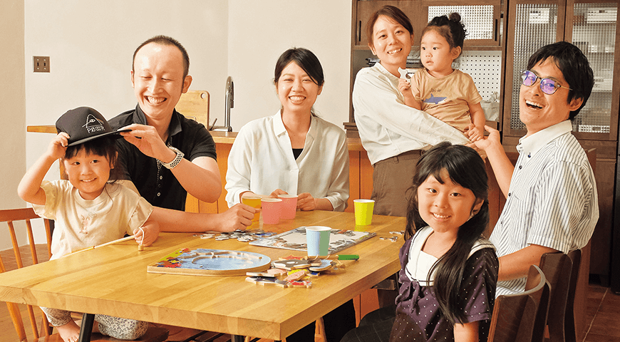 家族でおはなし会の様子