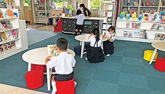 蔵王小学校 学校図書館の様子