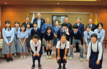 世界バラ会連合の役員来訪時の写真