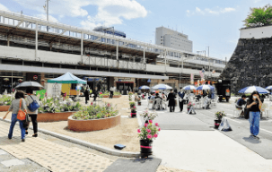 福山駅北口スクエアの様子