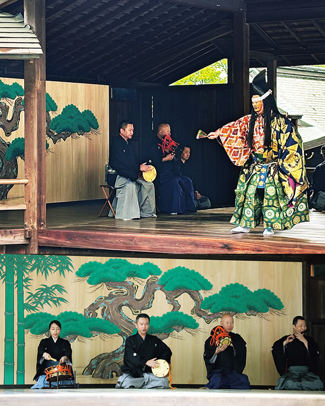 沼名前神社能舞台の様子