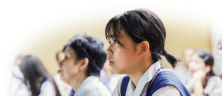 真剣な表情で参加する生徒