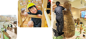 手作りおもちゃで遊んでいる様子