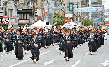 市民によるよさこいの様子
