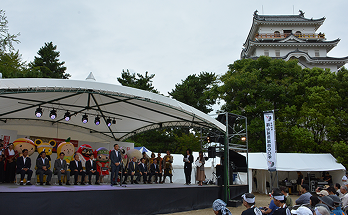 初代藩主水野勝成公備後入封400年祭のステージの様子