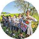 「RoseアンドPeace教育」による学習の発表をする中学生たち