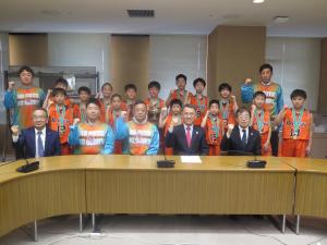 川口ボンバーズ表敬訪問の写真