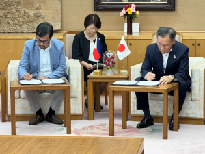 バランバン町との覚書調印式の写真２