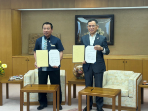 伊平屋村との覚書調印式の写真３