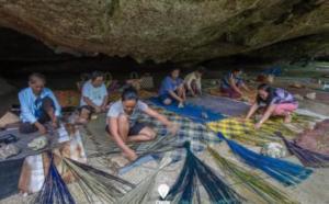 タクロバン市　バニッグ織りの写真