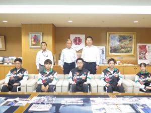 第79回国民スポーツ大会 わたSHIGA輝く国スポ（会期前実施競技）出場に伴う表敬訪問の写真