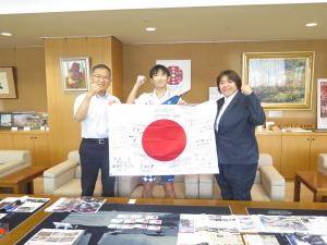 2025マスターズスカイランニング世界選手権 出場に伴う表敬訪問の写真