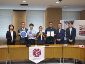 高校生ボランティア・アワード2025、地域マネジメントコンテスト2025　出場結果報告に伴う表敬訪問の写真