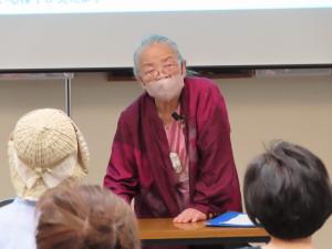 森近さん　講演の様子