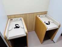 ２５メートルプールおむつ替えベット