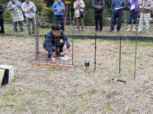 柵設置の様子