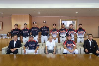 「高松宮賜杯　第62回全日本軟式野球大会（1部）・（2部）」出場に伴う表敬訪問の写真