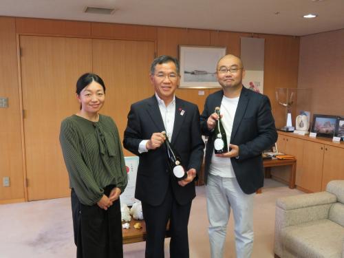 ジャパンワインチャレンジでの受賞結果報告の写真