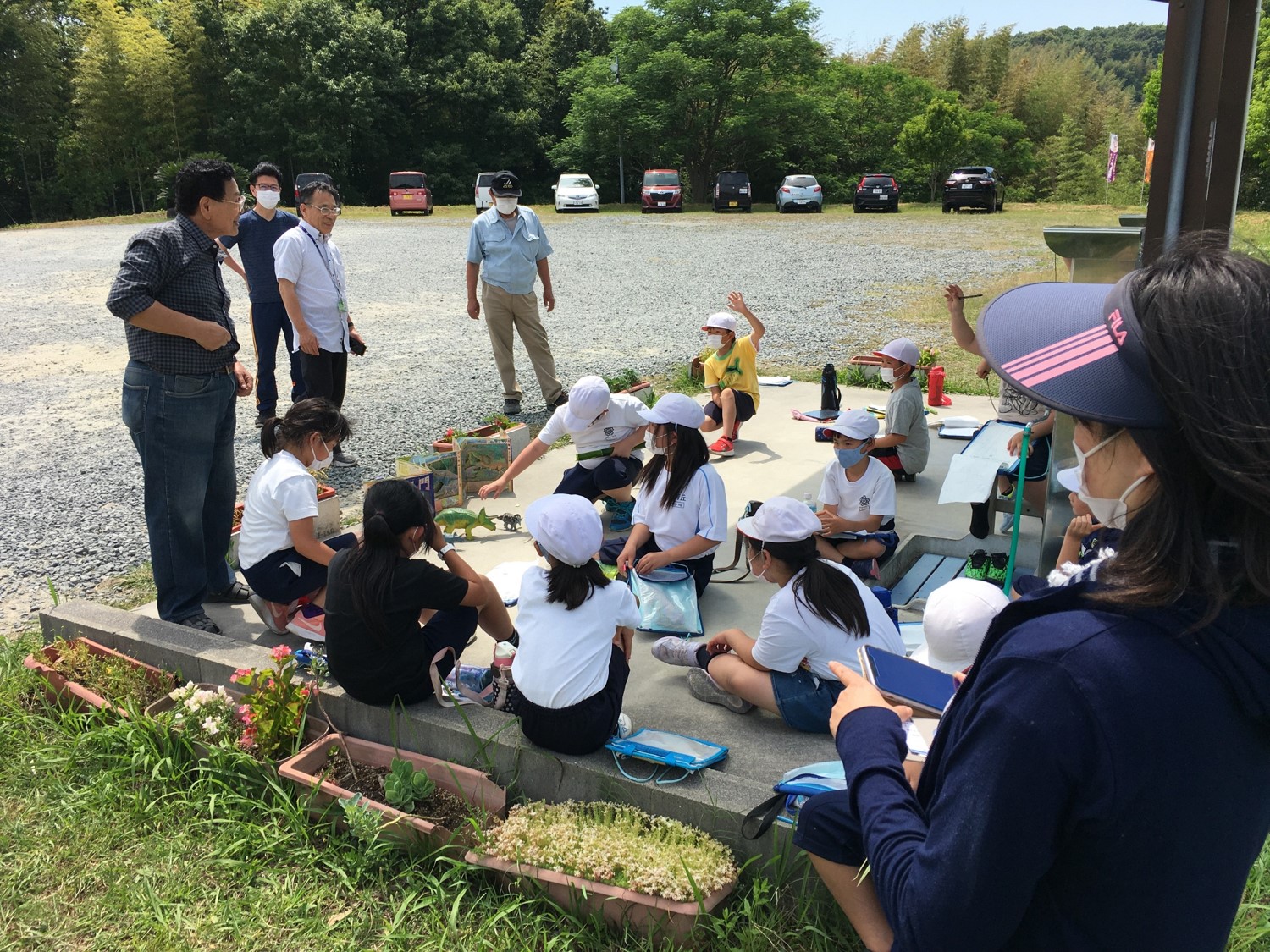 介護施設ふぁみ～ゆで施設の話と湧き水の話を聞きました