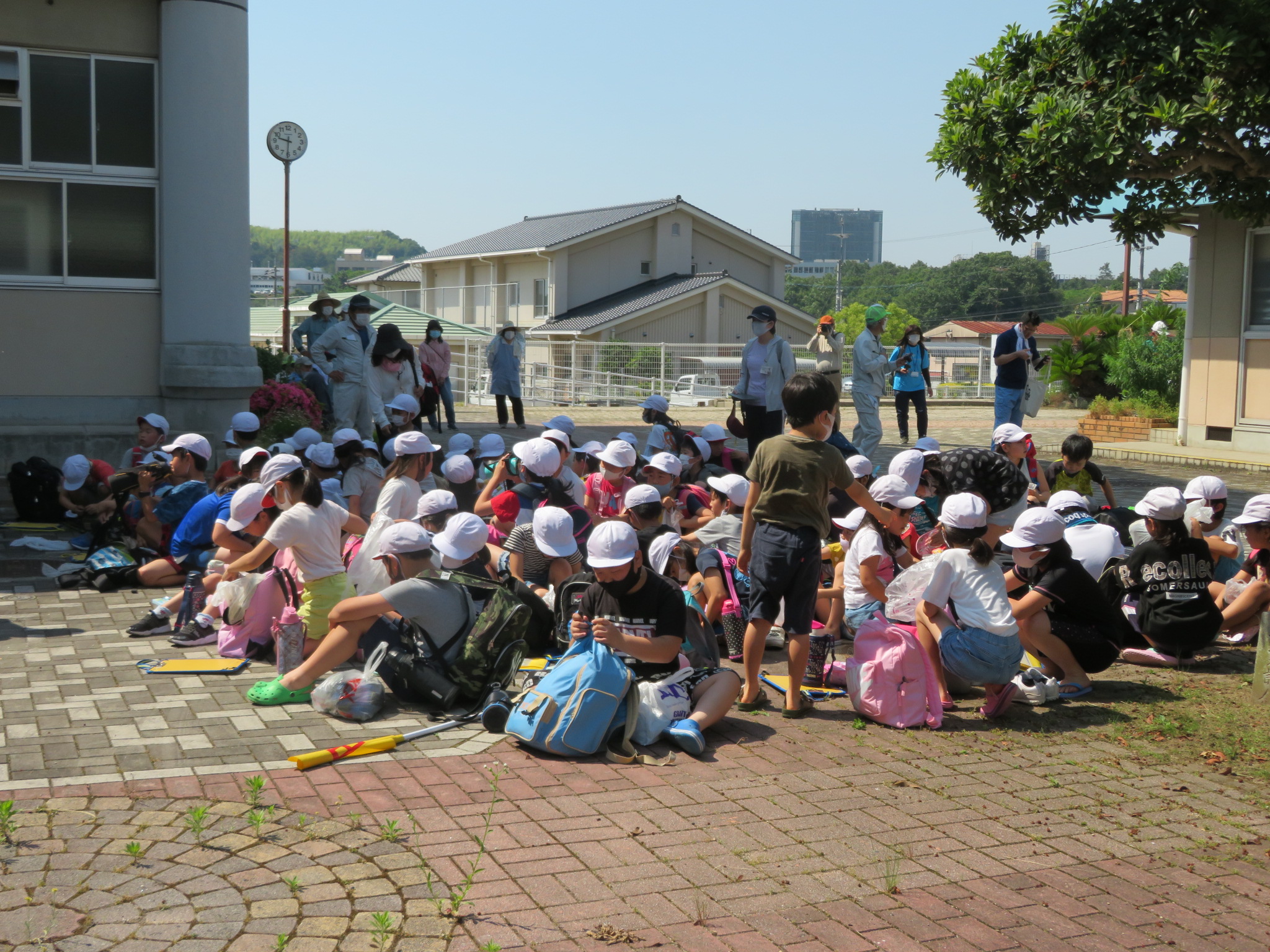 旧東村小学校に到着