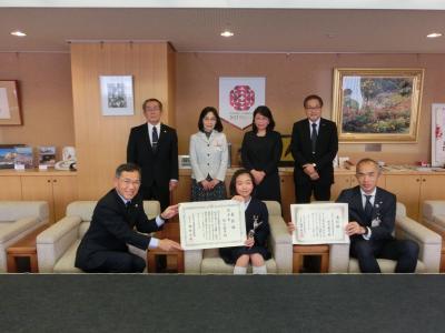 第７１回“社会を明るくする運動”作文コンテスト「日本更生保護協会理事長賞」受賞に伴う表敬訪問の写真