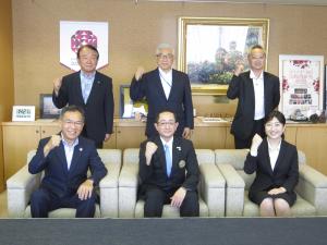 「第５７回全日本学生トランポリン競技選手権大会」の福山開催に伴う表敬訪問の写真
