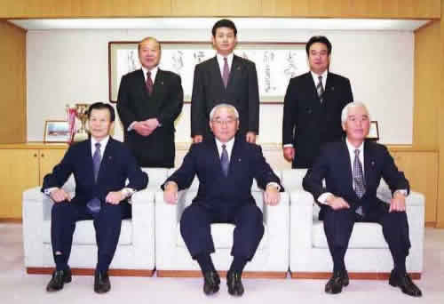 新政クラブ所属議員の集合写真