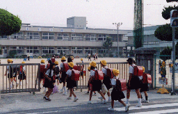 朝の通学風景