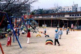 保育風景（東深津保育所）