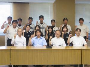 第13回全日本少年軟式野球クラブチーム選抜大会出場に伴う表敬訪問の写真