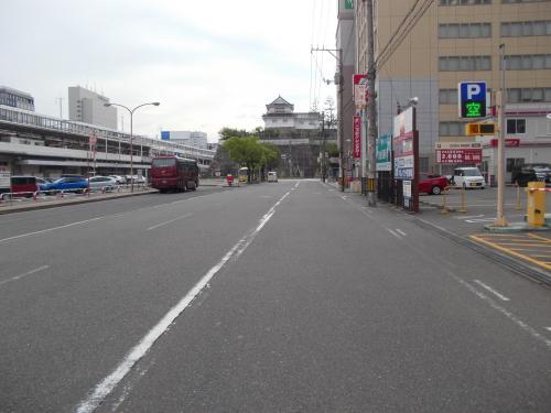 電線類地中化を予定している西町若松線の写真です。